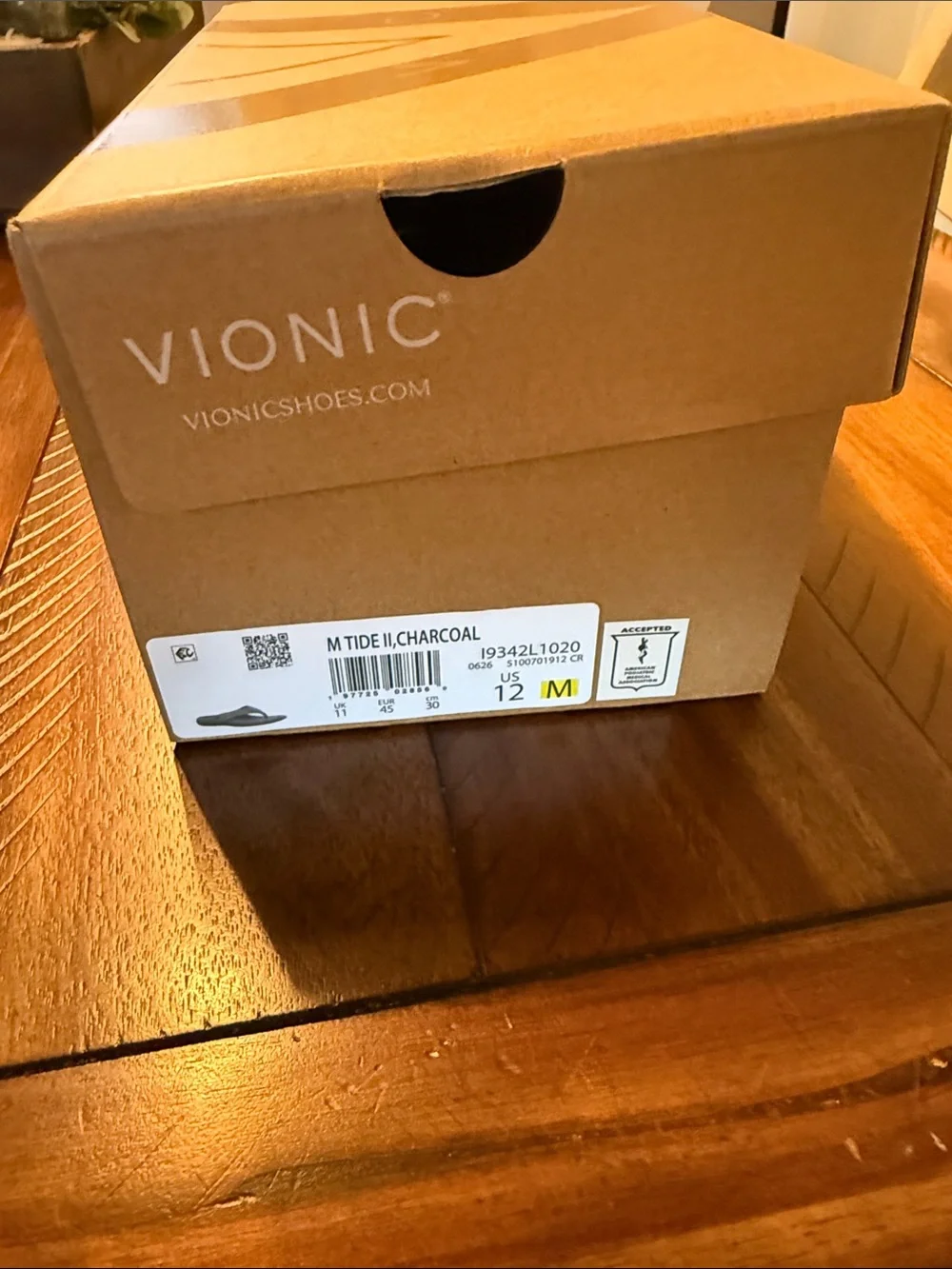 Men’s Vionic Tide II flip flop. Charcoal grey arch support sandals- sz 12